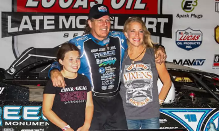 Wife (Katrina Bloomquist) | Was Scott Bloomquist married?